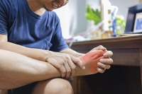 Risk Factors and Symptoms of Gout